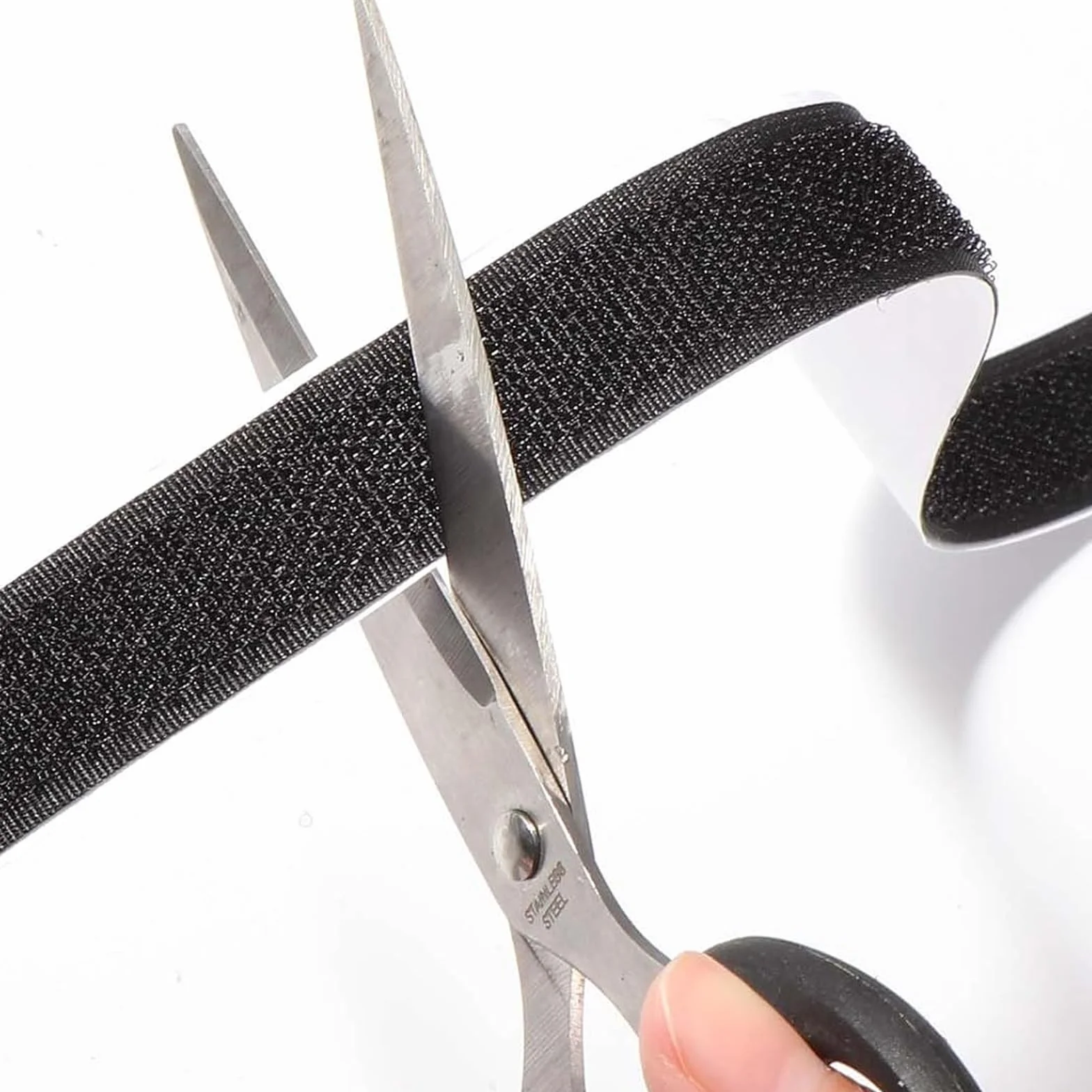 Klettband Selbstklebend Schwarz Extra Stark [10 Meter x 50 mm] – Wiederverwendbarer Klettverschluss für Stoff und Glatte Flächen Robust Zuschneidbar Langlebig für Haushalt Werkstatt Wohnmobil